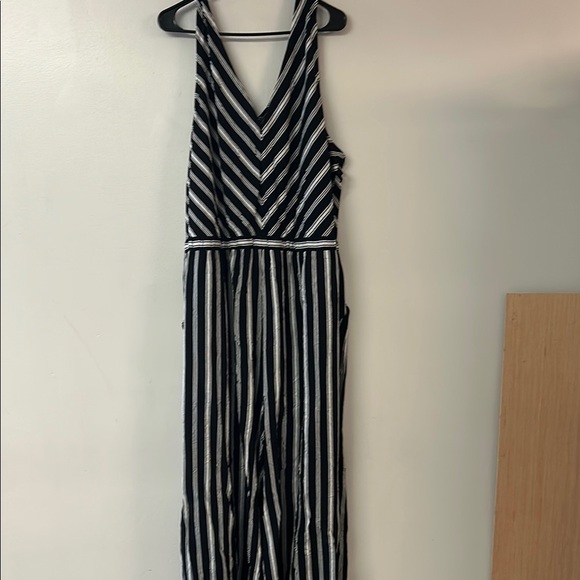Black and White Striped Jumpsuit - Picture 4 of 7